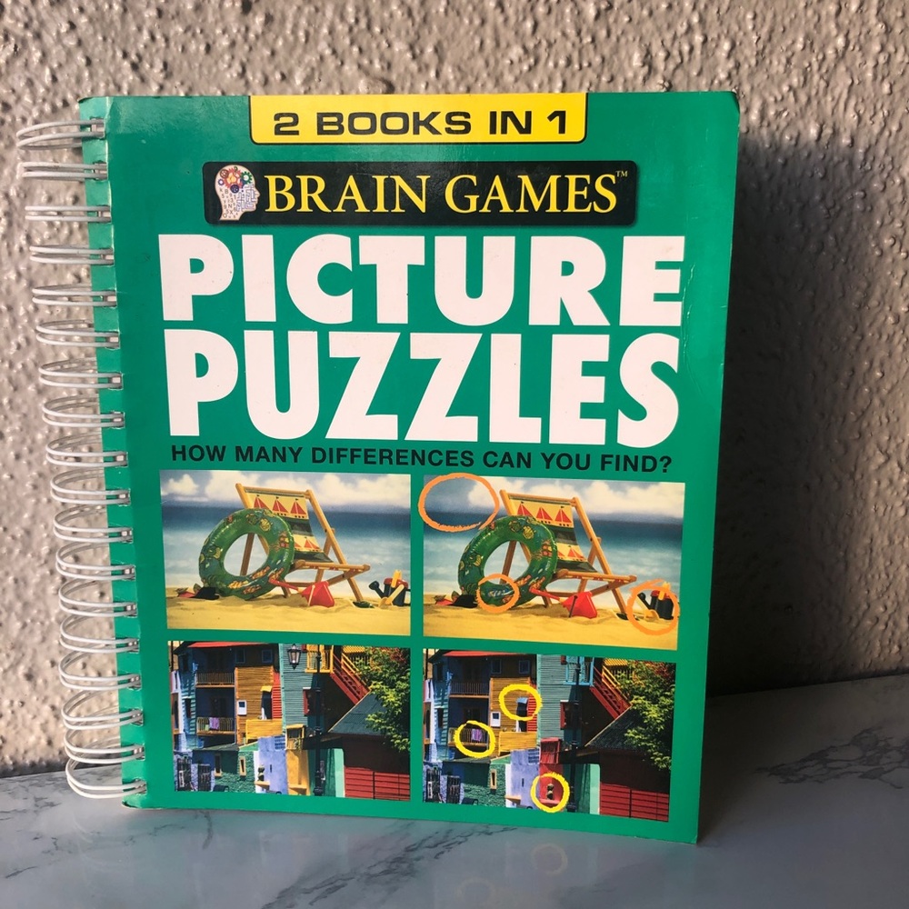Brain Games books - Picture Puzzles: 2 books in 1 about 300 puzzles New